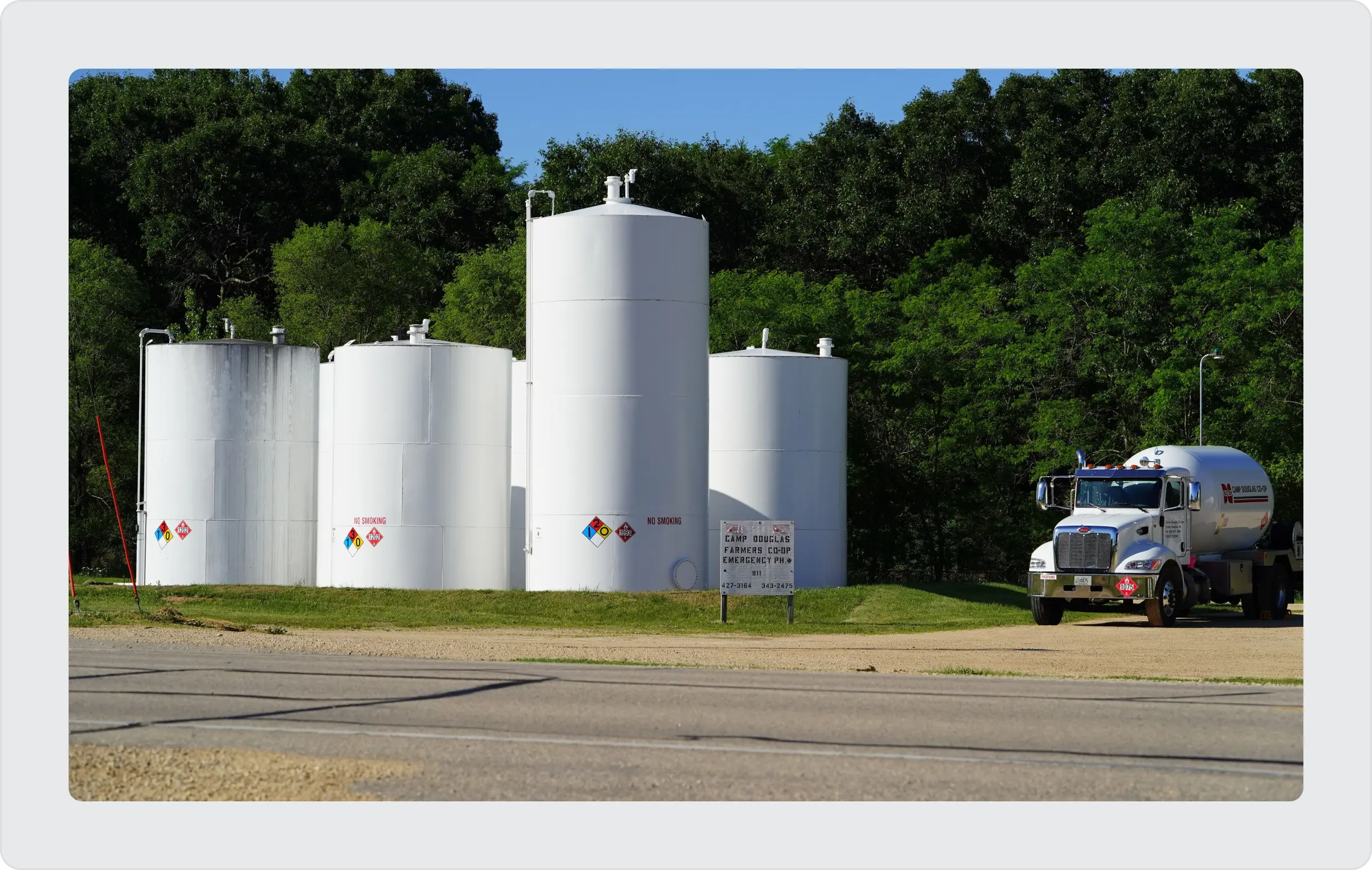 Propane tank delivery scheduling based on IoT data
