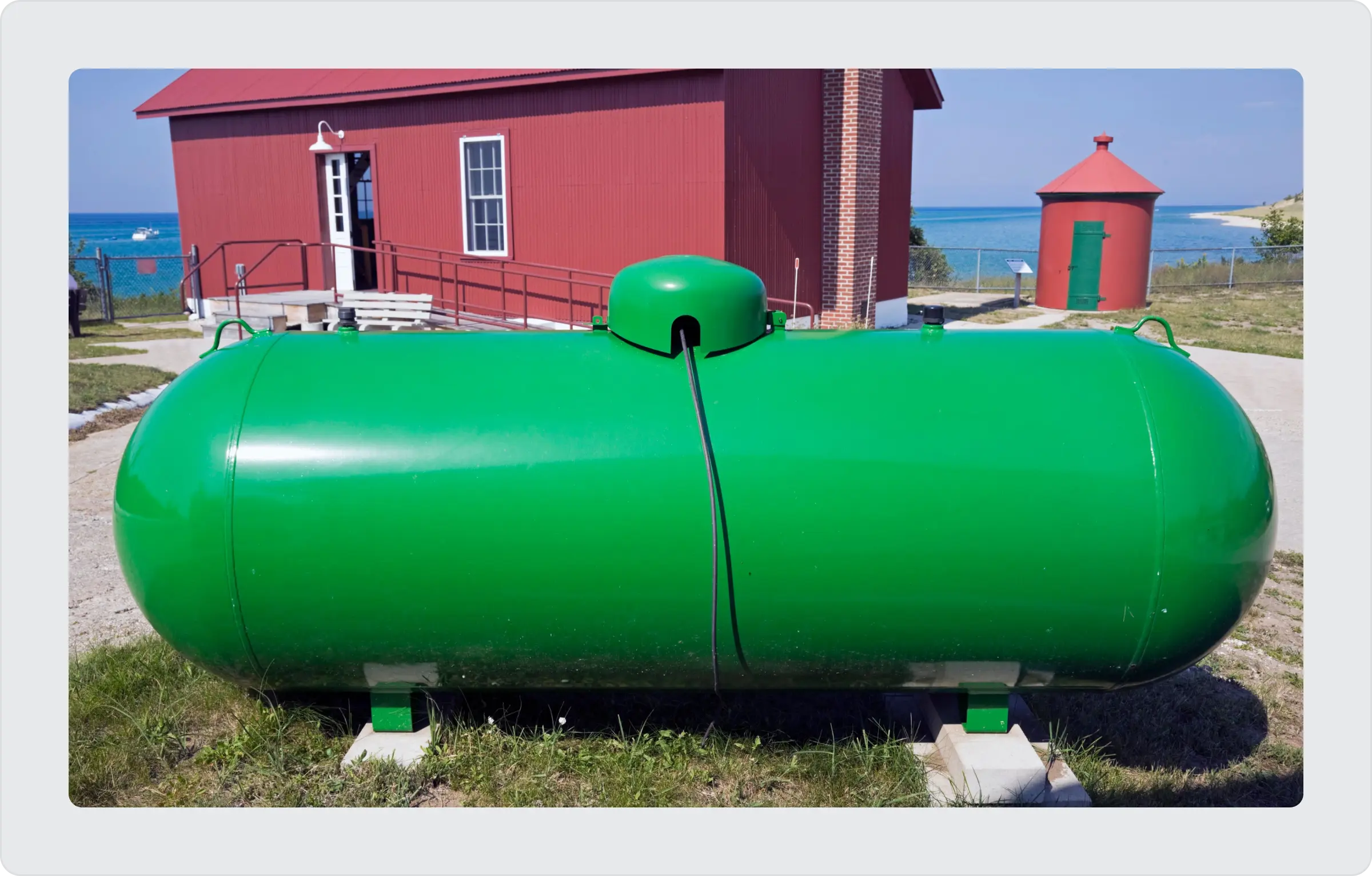 Oil tank IoT dashboard with level indicators